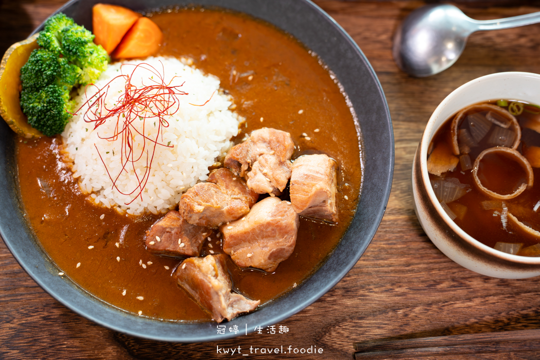 [高雄文化中心美食]ご飯Go Han，高師大附近的質感日式定食，必吃慢燉豬肉咖哩與鹽烤鯖魚，高雄師範大學美食，附最新菜單