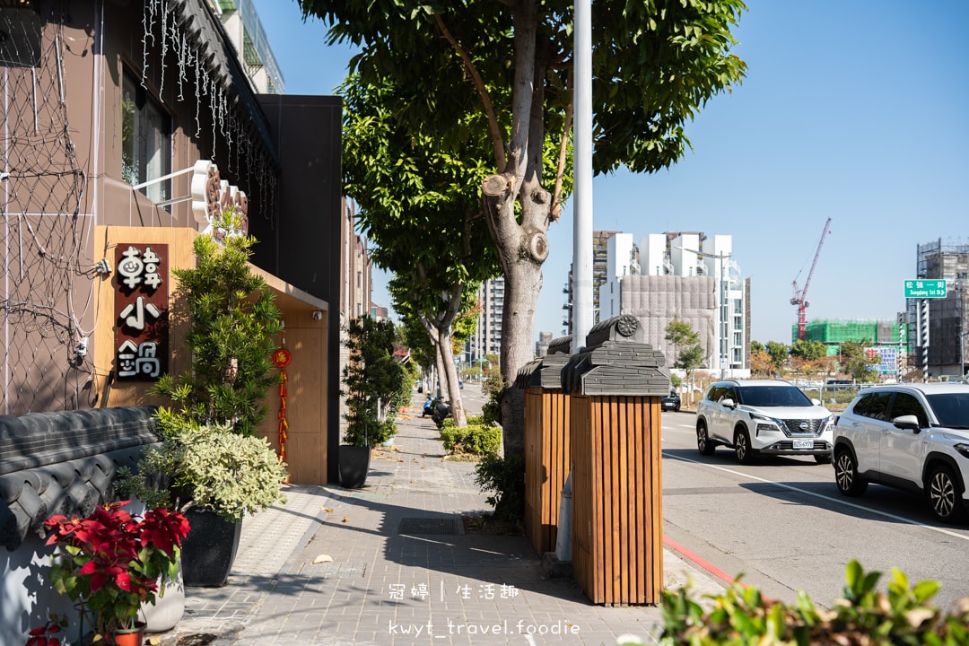 [台中北屯區早午餐]韓小鍋cafe，韓系質感早午餐，蕉咖噴泉！口袋夾包、醬牛肋早午餐盤，北屯不限時插座咖啡廳推薦，附最新菜單
