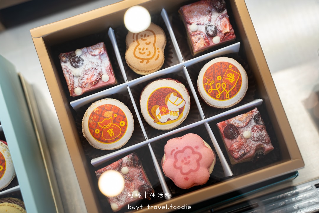 [台中北屯區早午餐]韓小鍋cafe，韓系質感早午餐，蕉咖噴泉！口袋夾包、醬牛肋早午餐盤，北屯不限時插座咖啡廳推薦，附最新菜單