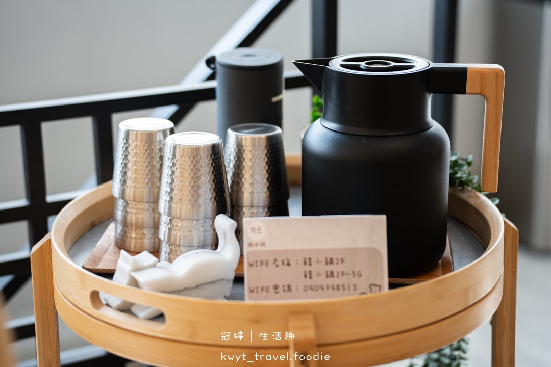 [台中北屯區早午餐]韓小鍋cafe，韓系質感早午餐，蕉咖噴泉！口袋夾包、醬牛肋早午餐盤，北屯不限時插座咖啡廳推薦，附最新菜單