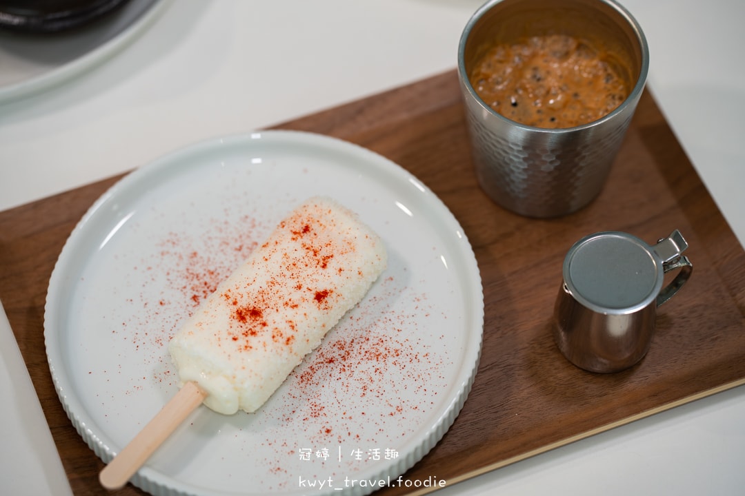 [台中北屯區早午餐]韓小鍋cafe，韓系質感早午餐，蕉咖噴泉！口袋夾包、醬牛肋早午餐盤，北屯不限時插座咖啡廳推薦，附最新菜單