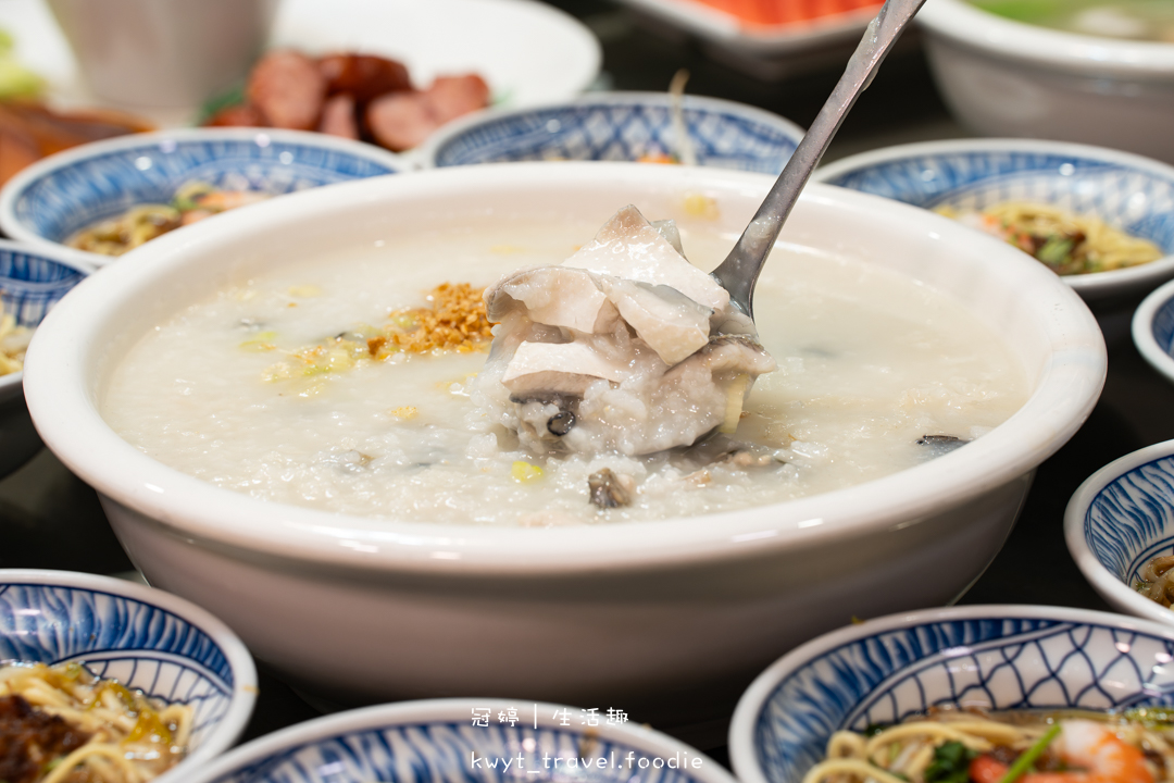 [2026台南過年聚餐餐廳]周氏蝦捲國宴廳，每人600元吃遍12道國宴級台南小吃美食！新春開運年菜開箱，帶長輩吃飯超有面子