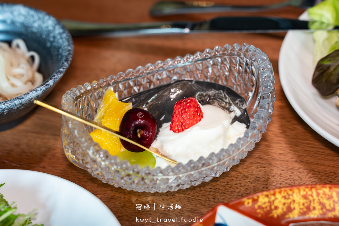 [台北信義區約會餐廳]日山割烹壽喜燒台北店，連續10年米其林一星！不用飛東京，開箱極上日山套餐，台北包廂餐廳推薦，附最新菜單