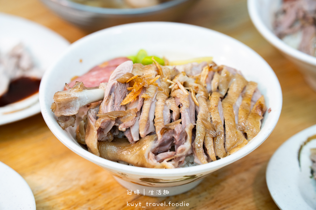 [永和樂華夜市美食]鐘點棧當歸鴨，隱身樂華夜市巷弄，在地飄香10年的溫補好滋味，內用免費續湯，捷運永安市場站美食推薦，附最新菜單