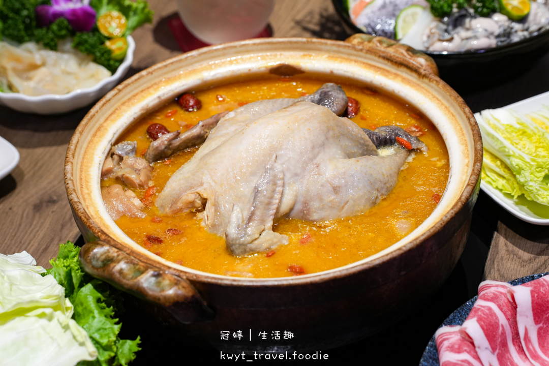 [台北中山區雞湯火鍋]星曜雞湯，雞湯界愛馬仕！免費無限續湯，A5和牛與現流海鮮的奢華饗宴，台北包廂餐廳推薦，附最新菜單