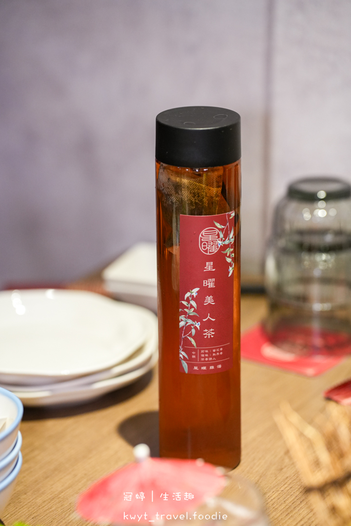 [台北中山區雞湯火鍋]星曜雞湯，雞湯界愛馬仕！免費無限續湯，A5和牛與現流海鮮的奢華饗宴，台北包廂餐廳推薦，附最新菜單