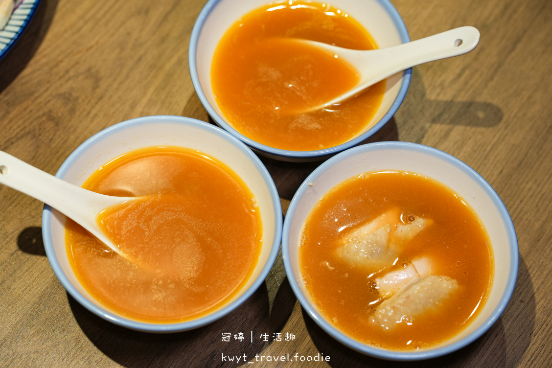 [台北中山區雞湯火鍋]星曜雞湯，雞湯界愛馬仕！免費無限續湯，A5和牛與現流海鮮的奢華饗宴，台北包廂餐廳推薦，附最新菜單