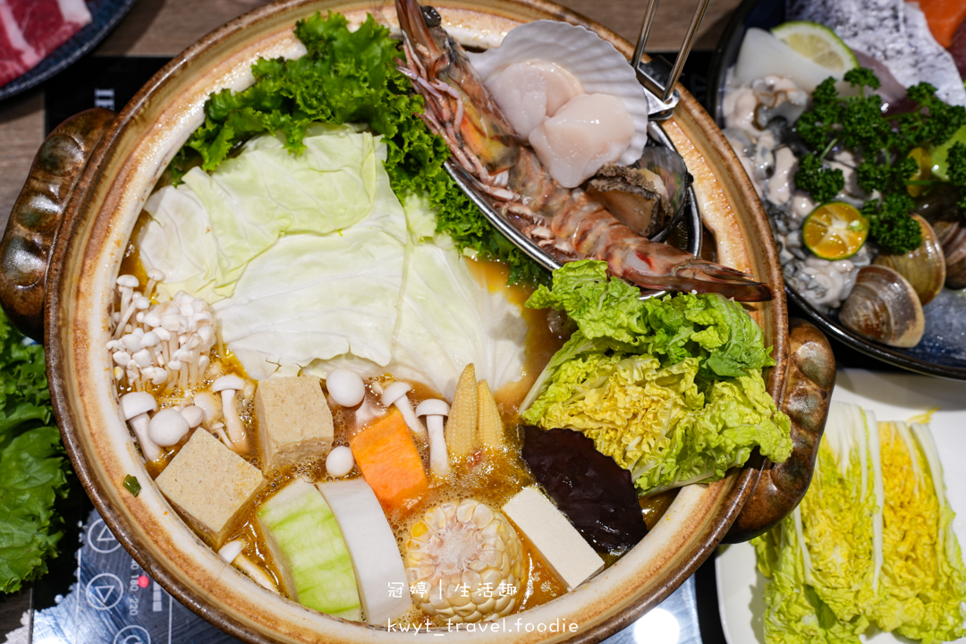 [台北中山區雞湯火鍋]星曜雞湯，雞湯界愛馬仕！免費無限續湯，A5和牛與現流海鮮的奢華饗宴，台北包廂餐廳推薦，附最新菜單