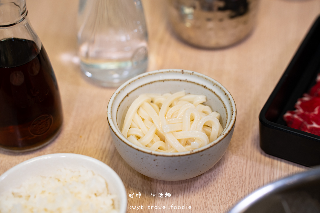 [礁溪火鍋吃到飽]樂樂壽喜燒日式鍋物放題，火鍋吃到飽538元起，無限量供應現切原肉、蔬菜車、冰淇淋，礁溪火車站附近美食餐廳，附最新吃到飽價位