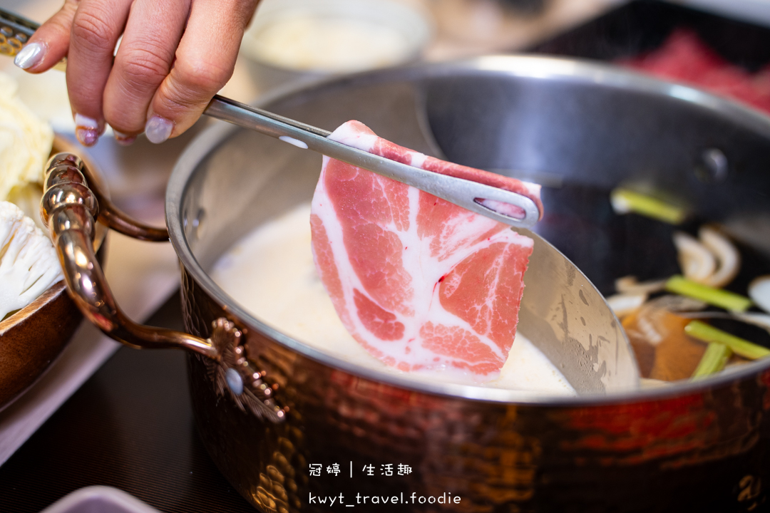 [礁溪火鍋吃到飽]樂樂壽喜燒日式鍋物放題，火鍋吃到飽538元起，無限量供應現切原肉、蔬菜車、冰淇淋，礁溪火車站附近美食餐廳，附最新吃到飽價位