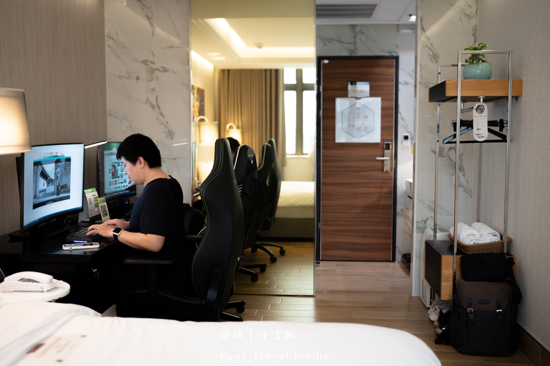 [桃園約會住宿]i hotel中壢旗艦館，3180元一泊二食林聰明砂鍋魚套餐、自助式早餐，全球首創電子競技主題旅館，中壢住宿，附最新休息住宿費用參考