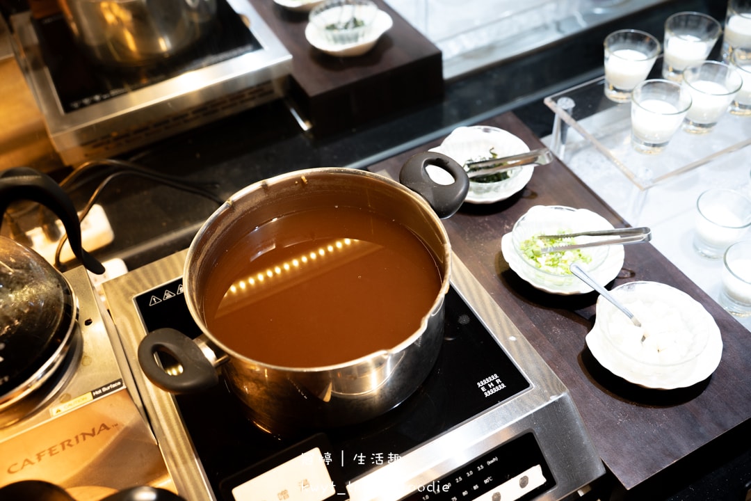 [桃園約會住宿]i hotel中壢旗艦館，3180元一泊二食林聰明砂鍋魚套餐、自助式早餐，全球首創電子競技主題旅館，中壢住宿，附最新休息住宿費用參考