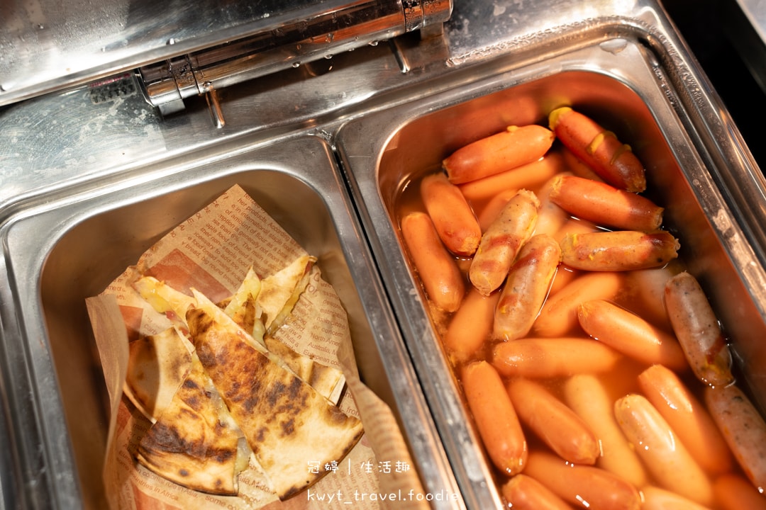 [桃園約會住宿]i hotel中壢旗艦館，3180元一泊二食林聰明砂鍋魚套餐、自助式早餐，全球首創電子競技主題旅館，中壢住宿，附最新休息住宿費用參考