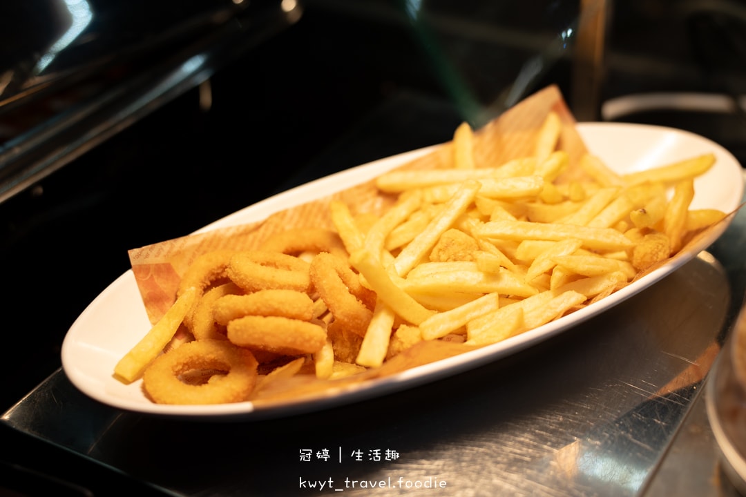 [桃園約會住宿]i hotel中壢旗艦館，3180元一泊二食林聰明砂鍋魚套餐、自助式早餐，全球首創電子競技主題旅館，中壢住宿，附最新休息住宿費用參考