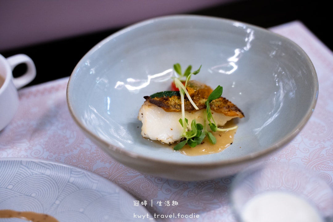 [桃園約會住宿]i hotel中壢旗艦館，3180元一泊二食林聰明砂鍋魚套餐、自助式早餐，全球首創電子競技主題旅館，中壢住宿，附最新休息住宿費用參考