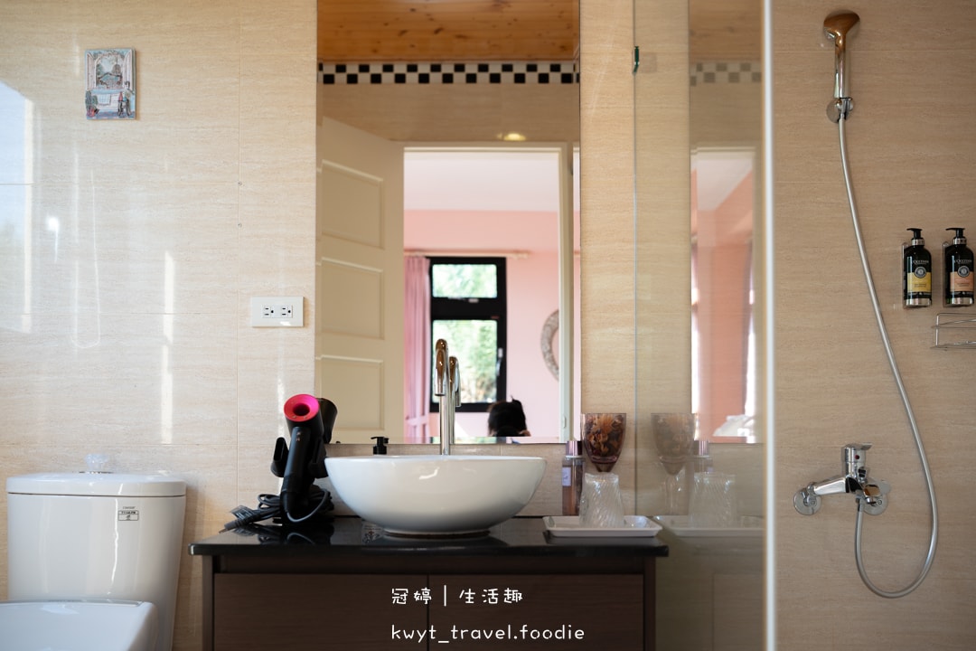 [宜蘭員山包棟民宿]夏米兒Villa，6~26人包棟，好玩到不想退房！KTV、電動麻將、兒童遊戲室、Dyson吹風機