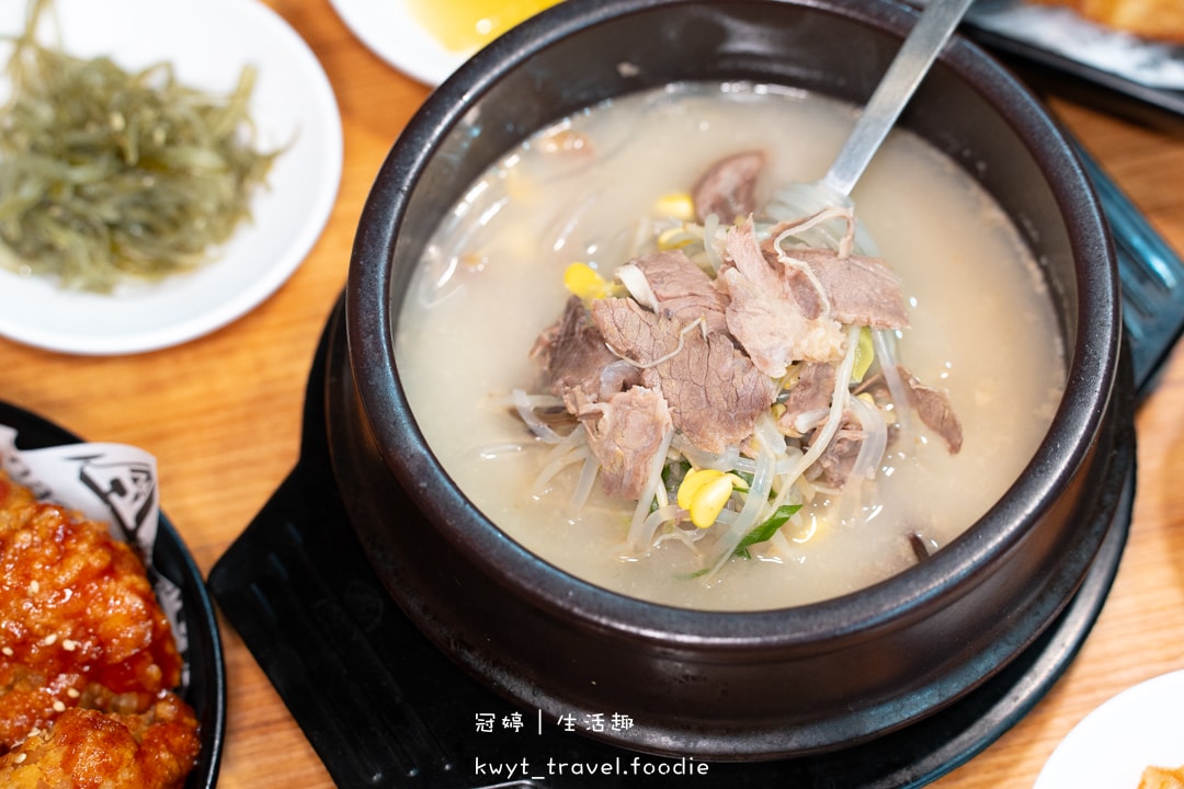 [台南安平美食]庫霸豬肉湯飯，台南必吃牛肉雪濃湯，海鮮小菜好驚艷！安平午餐推薦，附最新菜單