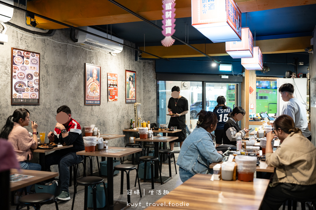 [三重宵夜美食]柒息地串燒居酒屋三重自強店，生啤酒暢飲299元，整張菜單內用外帶都9折，三重聚餐推薦，附最新菜單