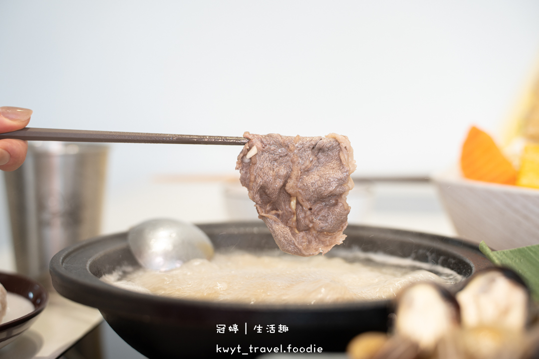 [台中北區火鍋]粗吼鍋，一秒回到阿公阿嬤家！爆炒石頭火鍋，配油麵、古早味自助吧，台中平價火鍋，附最新菜單