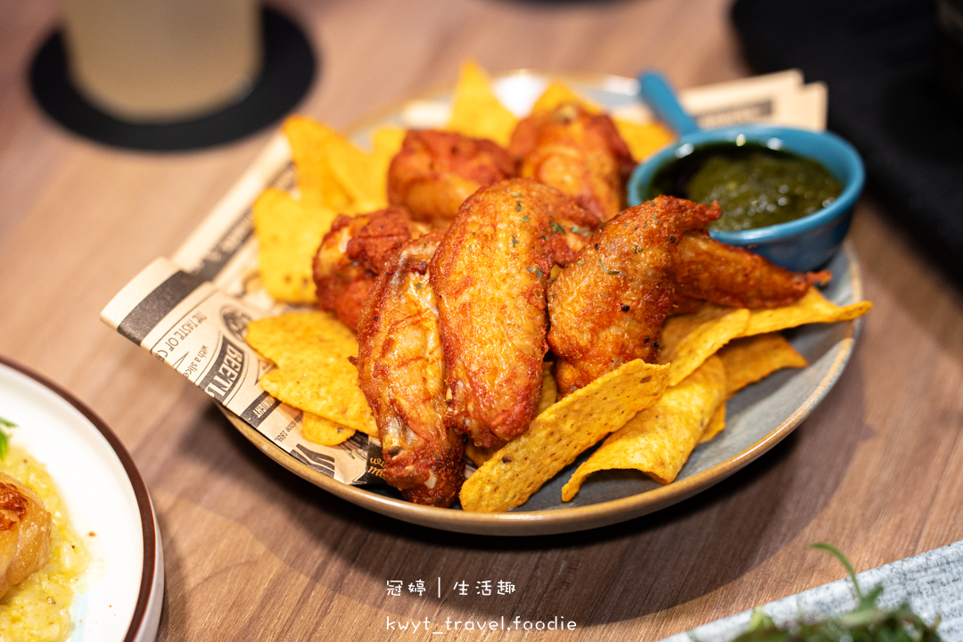 [台北西門町酒吧]RayDarts.Taipei bar，歡慶9週年！6月人氣調酒師客座，餐點、調酒都很讚，台北運動酒吧推薦，附最新菜單